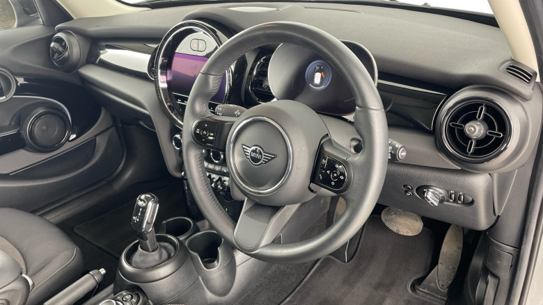 MINI Hatchback 1.5 Cooper Classic Premium 5dr Auto Petrol Hatchback